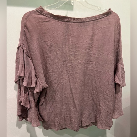 Wishlist Purple Lilac Flutter Sleeve Blouse with Ruffled Design Size L - Picture 1 of 10